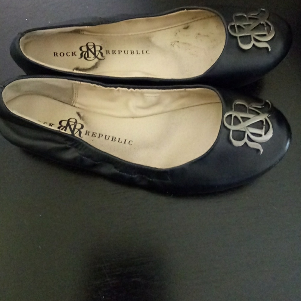 Shoes - Picture 2 of 2